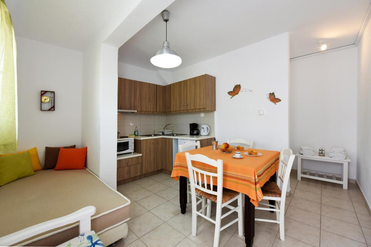 Tsakanos Apartments Adamantas  Exterior photo