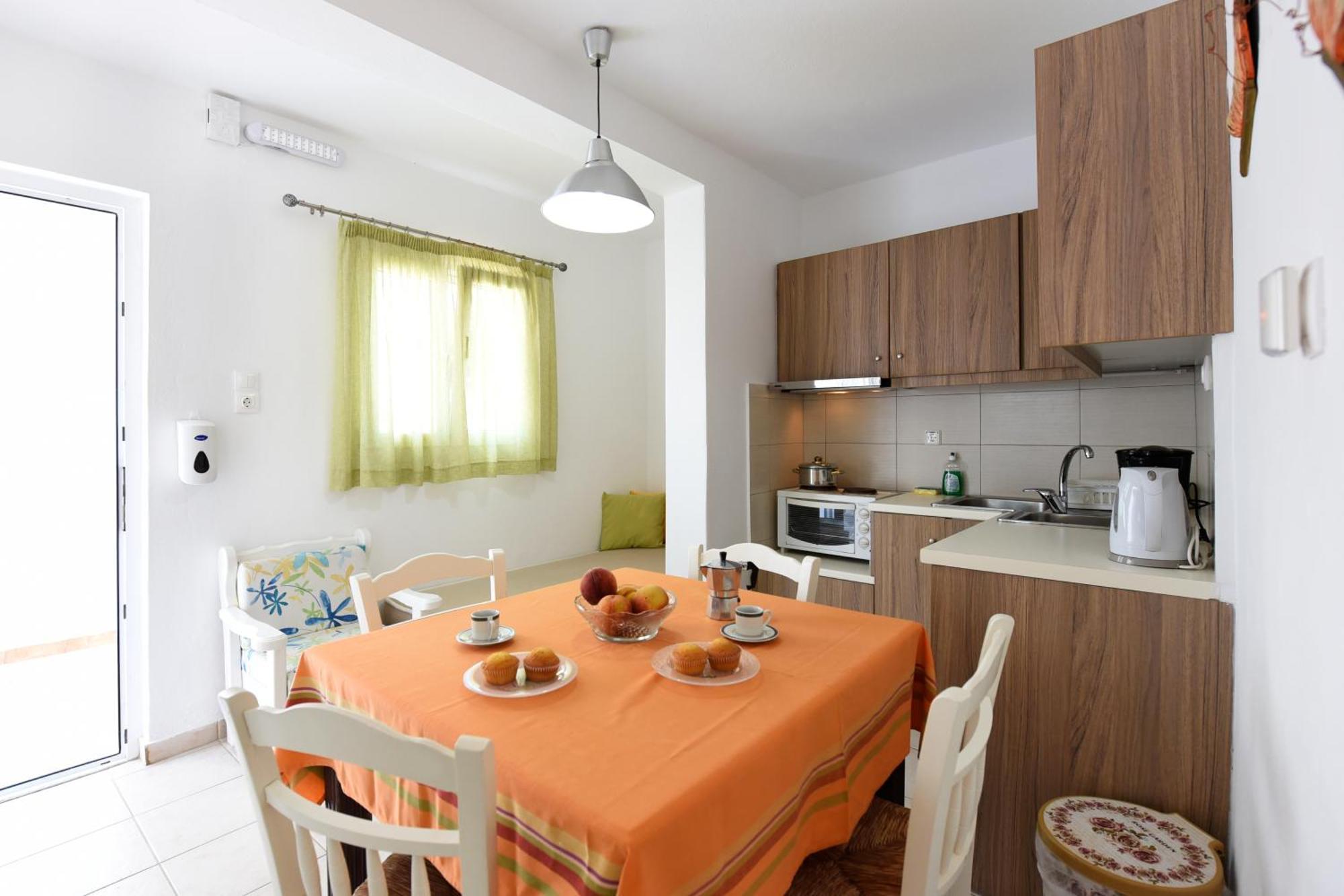 Tsakanos Apartments Adamantas  Room photo