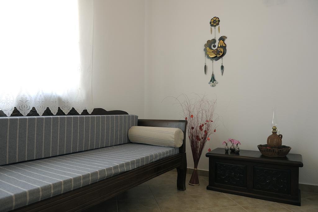Tsakanos Apartments Adamantas  Room photo